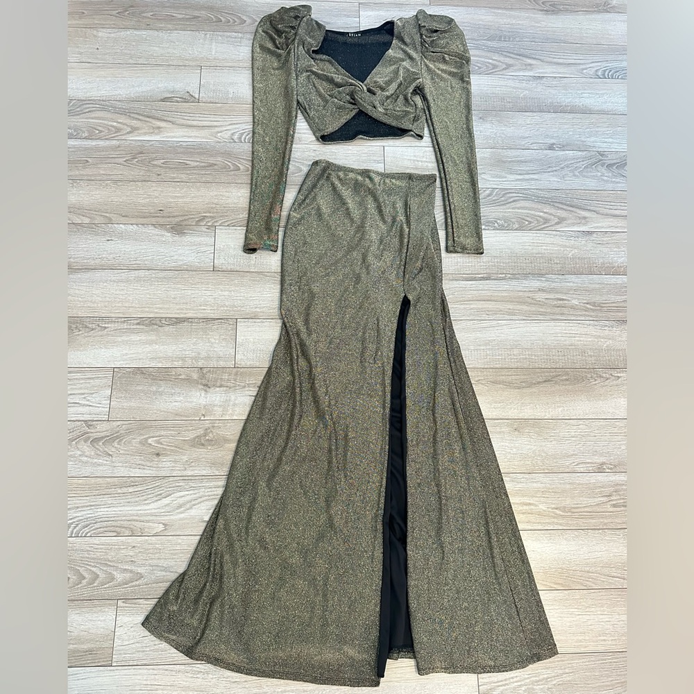 Elegant Gold Women's Skirt